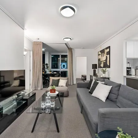 Dusk A Luxury 2bed 2bath Cbd Sky With Pool Parking And Brisbane