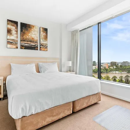 2-bed With River Views Apartment