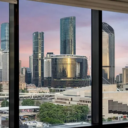 Cs - Gorgeous Views 2br W Parking, Pool & Gym * Brisbane