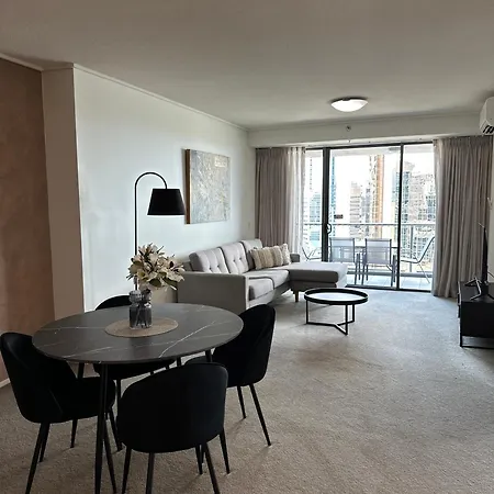 Modern Escape In The Heart Of With An Amazing River View!