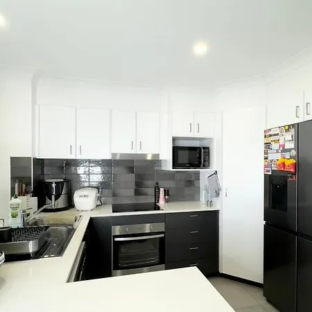 Boondall 3br Family | Long Deals *