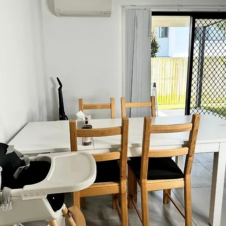 Boondall 3br Family | Long Deals