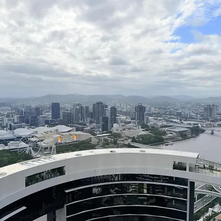Luxury 3-bedroom With And River View Apartment