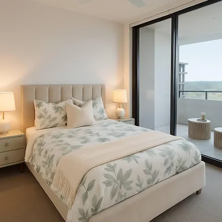 Milton Oasis Level 16- Luxury Near Milton Station Apartment *
