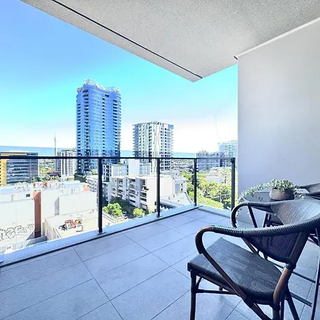 1br One Modern High-rise With Pool & Gym Access Apartment Brisbane