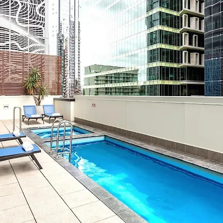 Apartment Skyline Escape - Pool, Gym & Sauna *