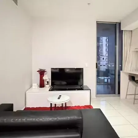 Cozy In The Heart Of Cbd C4 Apartment