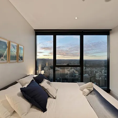 Apartment Skytower 72nd Floor 3br With Parking, Pool And Gym