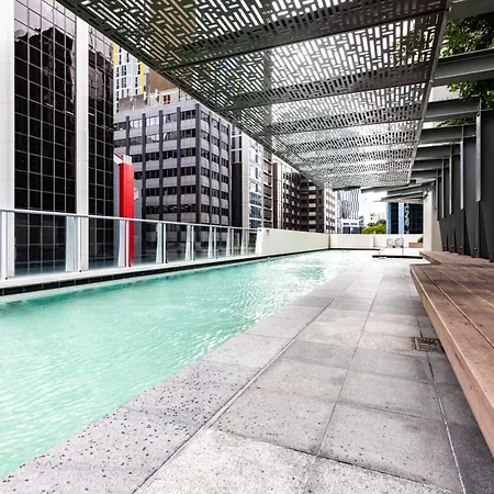 Oaks Panoramic 2br With Pool, Parking, Gym