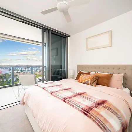 Apartment Queens Wharf 1b Study - Level 29 View Brisbane