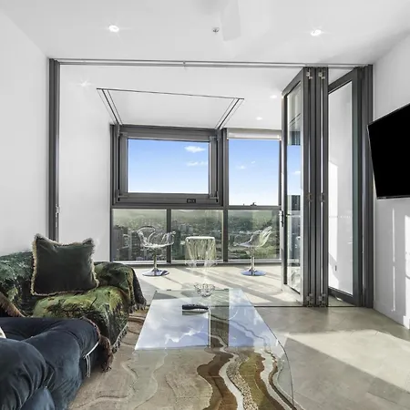River View 1br With Cbd & Pool, Gym & Sauna