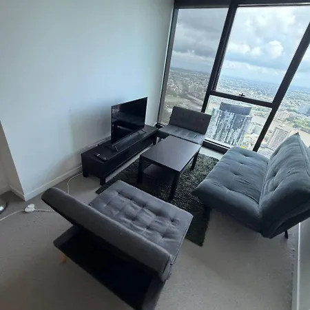 Skyrise Upper Floor Infinite Pool * Brisbane