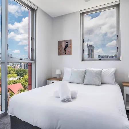 Fortitude Valley Escape With Pool, Gym & Parking Apartment *