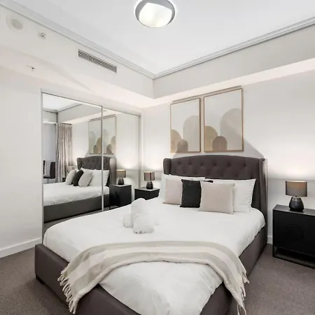 Dusk A Luxury 2bed 2bath Cbd Sky With Pool Parking And * Brisbane
