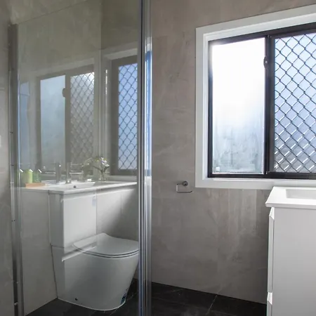Spacious 1br In Oxley With Free Parking
