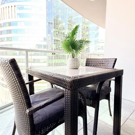 Direct Story Bridge Views - Sleeps 6 - Parking - Apartment *