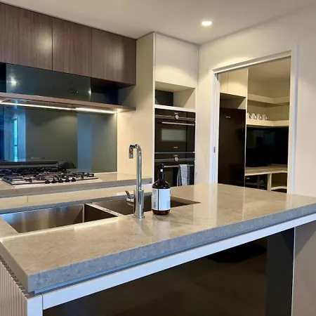Luxury 3-bedroom With And River View Brisbane