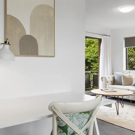 Spacious New Farm With Balcony And Secure Parking * Brisbane
