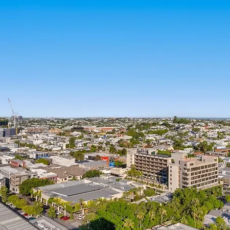 Apartment Immaculate Floor Views - 2bed-2bath-1car-pool Brisbane