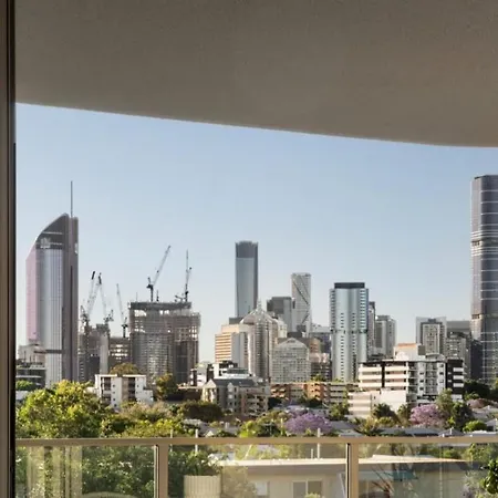 Apartment Luxe 2br With Rooftop Pool And Cbd View