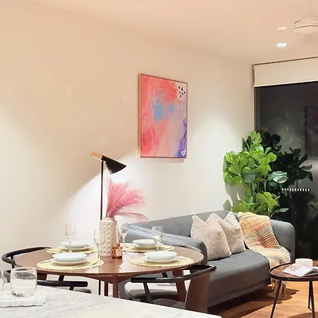 Street 2br2bath With Free Parking Apartment Brisbane