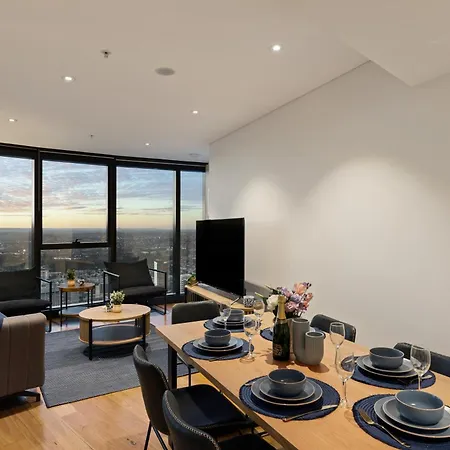 Apartment Skytower 72nd Floor 3br With Parking, Pool And Gym