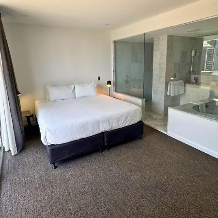 Contemporary 3br Getaway In Cbd Apartment *