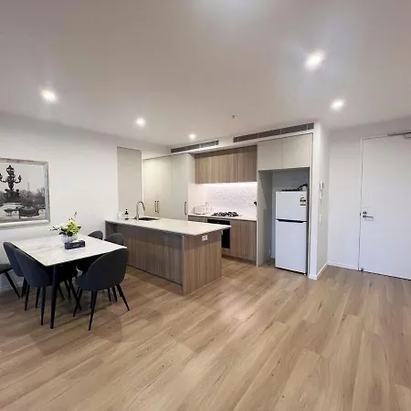 Riverside Modern 2br East With Parking Apartment Brisbane