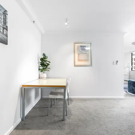 Bright Inner-city Near River View Apartment
