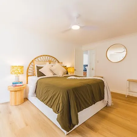 Stylish, Spacious Retreat With Plunge Pool - Casa Cranbrook Apartment
