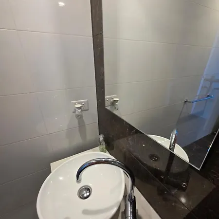 Upper Skyrise Unit Cbd Pool Gym Apartment Brisbane
