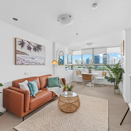 Sensational Cliff-top Waterfront Apartment Brisbane