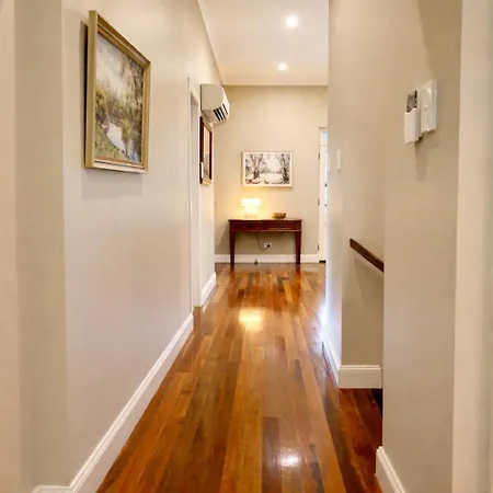 Norman Street Annerley Apartment *