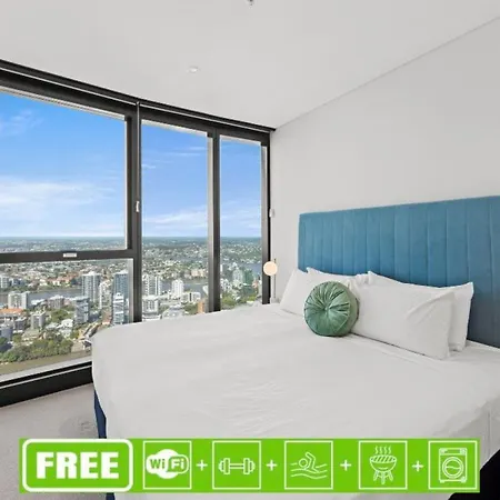 1 Bedroom Sky High Escape With Stunning Views Apartment *