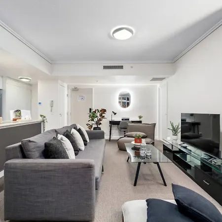Dusk A Luxury 2bed 2bath Cbd Sky With Pool Parking And Apartment Brisbane