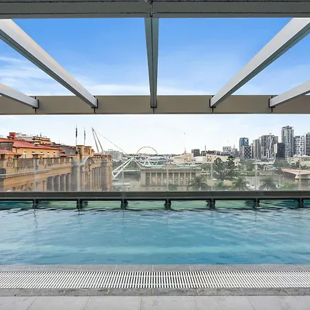 2 Bed 2 Bath Parking Apartment *