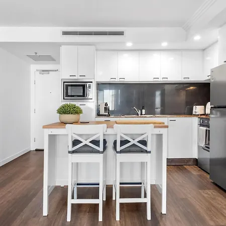 Modern On Mary 1 Bedroom, 1 Bathroom, 1 Car, Views! Apartment *