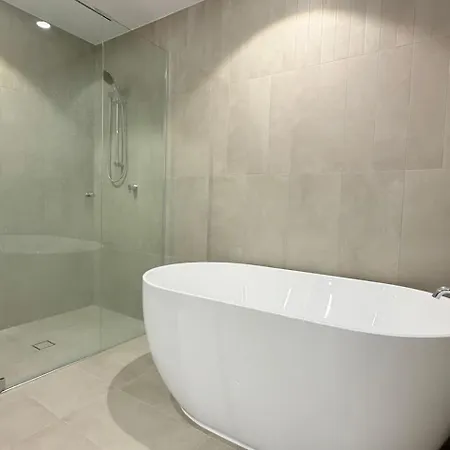 Luxury 3-bedroom With And River View Apartment *