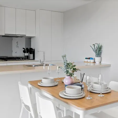 Apartment 2br Modern With Balcony Great Location *