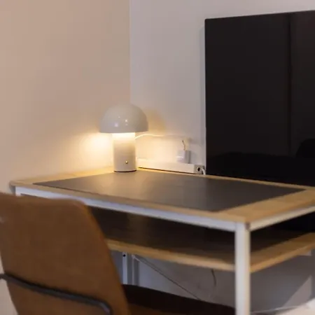Prime Cbd Walk To Queen St Mall 1 Parking Apartment *