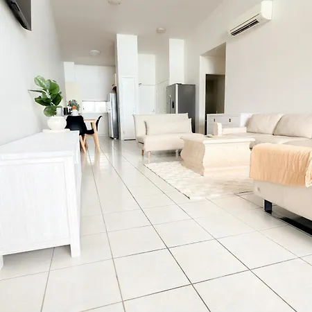 South Bank Penthouse - Streets Access - Free Parking Brisbane