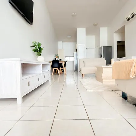 South Bank Penthouse - Streets Access - Free Parking Apartment