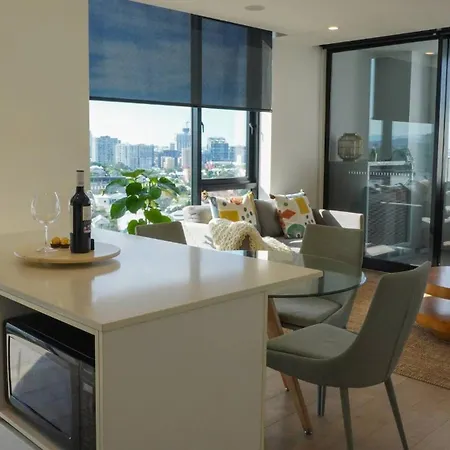 Apartment Stylish Escape - Views & Perks Brisbane