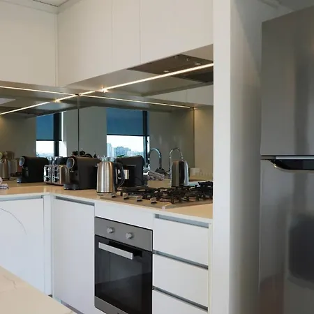 Apartment Stylish Escape - Views & Perks *