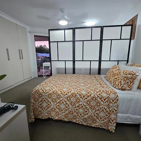 Apartment Floor# Full Aircon# Cat# Bues# Park # Uni Brisbane