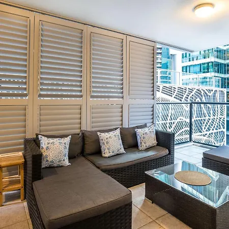 Skyline Escape - Pool, Gym & Sauna Apartment *
