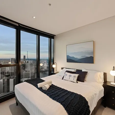 Skytower 72nd Floor 3br With Parking, Pool And Gym Apartment Brisbane