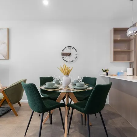 Spacious Panoramic 2br Apartment, Parking And Views * Brisbane