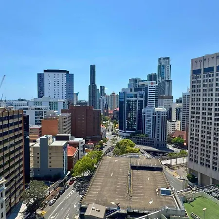 Contemporary 3br Getaway In Cbd