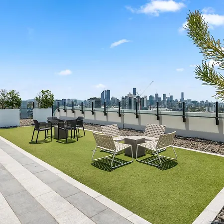 Bright 2br With Sofa Bed In Woolloongabba Apartment *